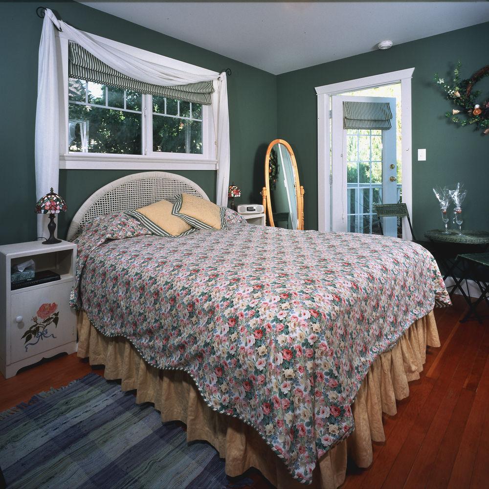 Humboldt House Bed & Breakfast Виктория Екстериор снимка