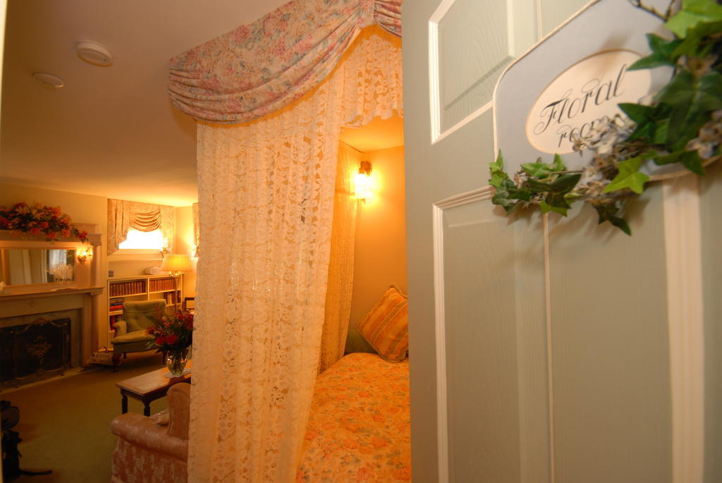 Humboldt House Bed & Breakfast Виктория Екстериор снимка